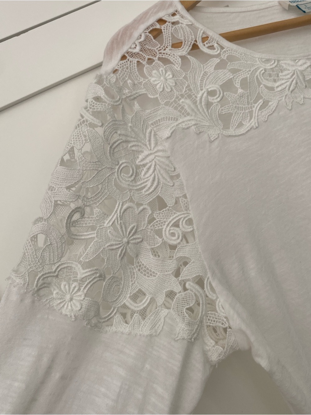 Sundance White Long Sleeve Tee Lace Detail Feminine Minimalist Monochrome Size L